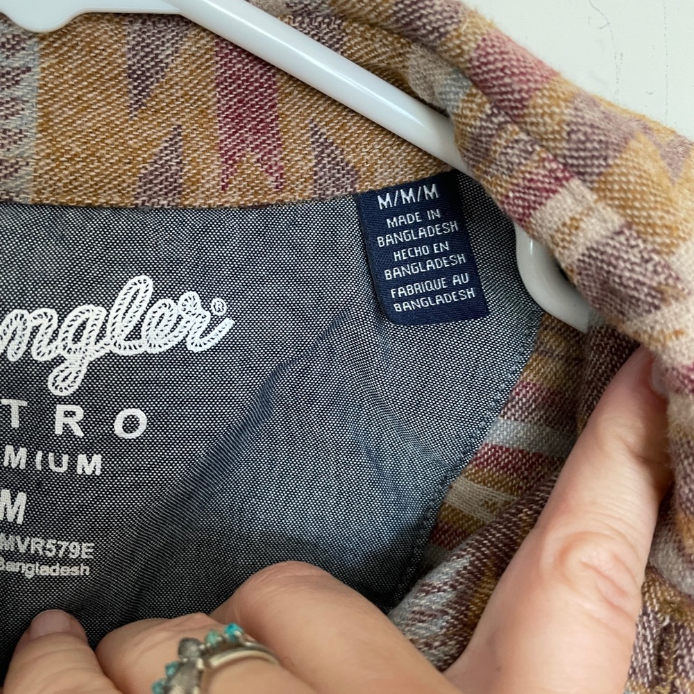 Wrangler Retro Premium Earth-Tone Shirt - Picture 5 of 5